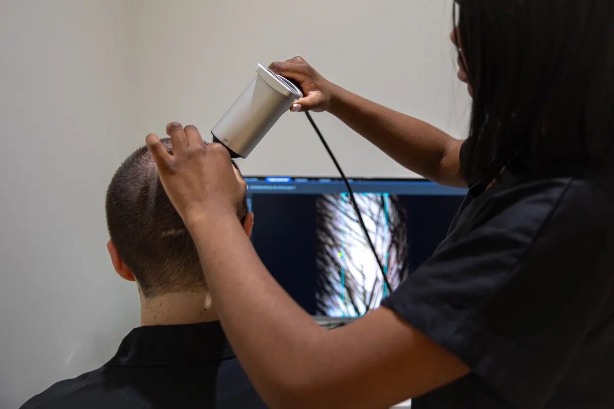 Greffe de cheveux à Paris : comment reconnaître une vraie expertise médicale ?